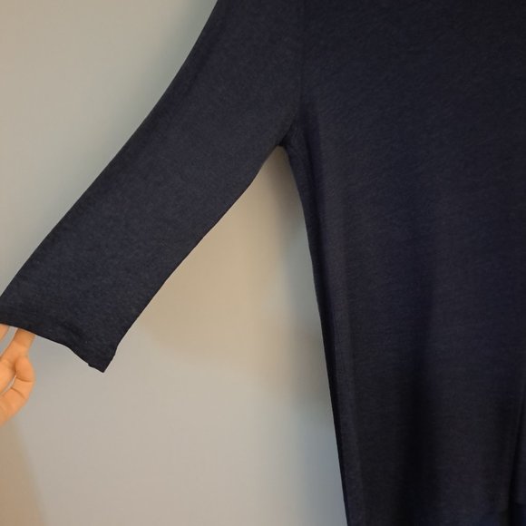 Navy blue 3/4 sleeve top - Picture 4 of 6